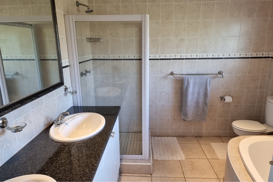 3 Bedroom Property for Sale in WestLake Country Safari Estate North West